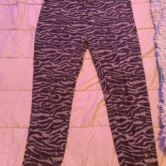 Colsie Matching Zebra Print Pajamas - Picture 2 of 6